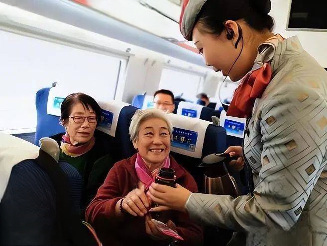 六十岁以上老人乘火车新规定-有驾 六十岁以上老人乘火车新规定-有驾