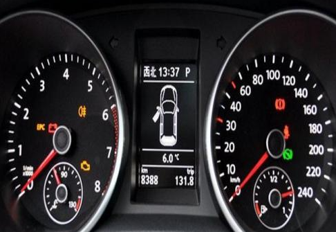 汽车显示屏有个汽车显示什么意思-有驾