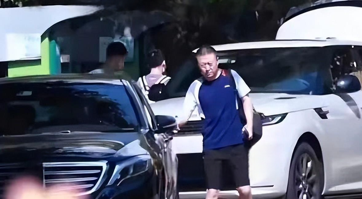 王楚钦开的白色车叫什么-有驾