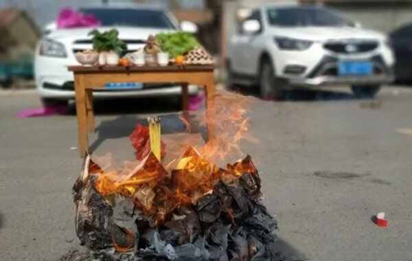 买了新车怎么祭拜车神-有驾