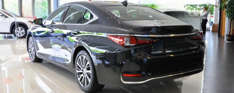 车辆紧急制动辅助英文缩写是什么-有驾