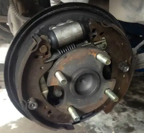 如何判断刹车片需要更换-有驾 如何判断刹车片需要更换-有驾