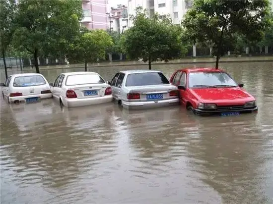 下雨天车子泡水了怎么办