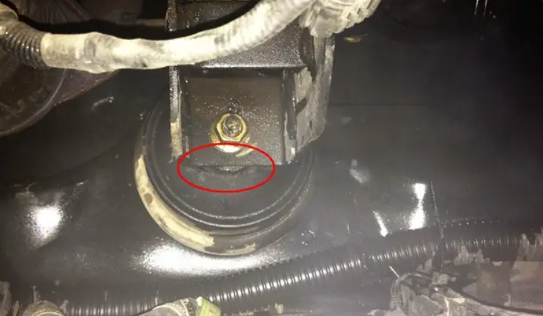 速腾跑起来嗡嗡响原因-有驾