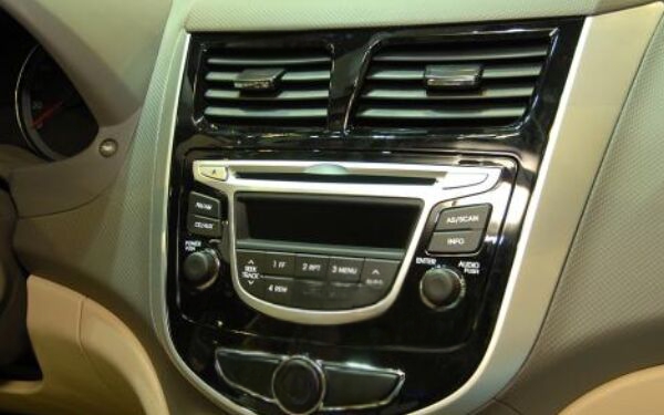 现代瑞纳后备箱尺寸-有驾