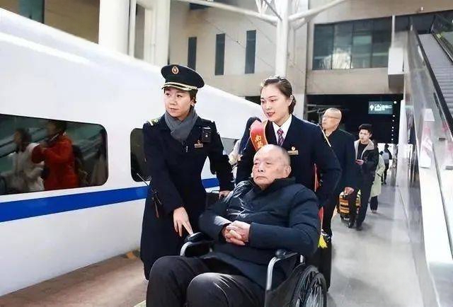 六十岁以上老人乘火车新规定-有驾 六十岁以上老人乘火车新规定-有驾