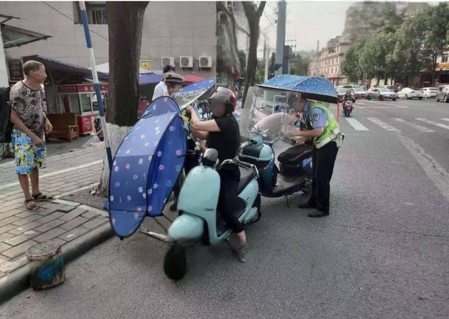 为什么电动车不能装雨棚-有驾