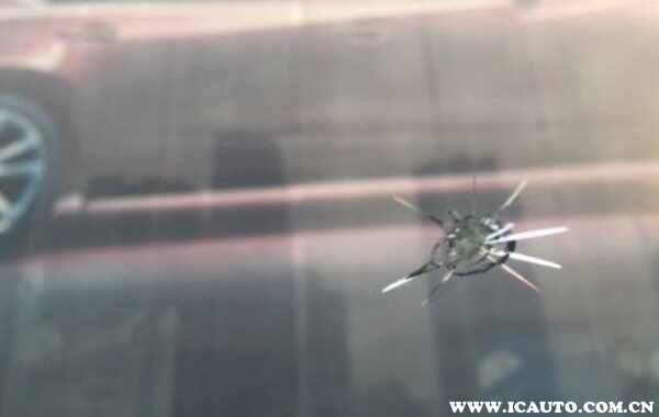 前挡风玻璃裂了30厘米怎么办-有驾 前挡风玻璃裂了30厘米怎么办-有驾