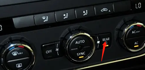 帕萨特空调面板上的rear按键就是后排空调控制台的锁定键