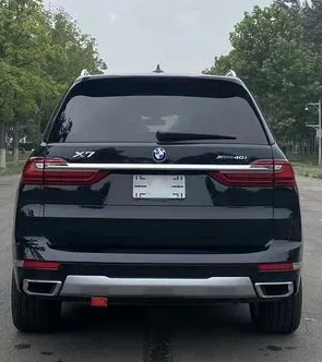 宝马x7有几座的-有驾